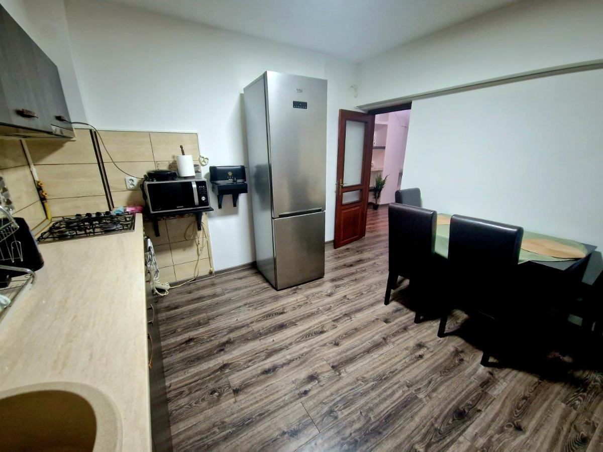 Cozy Appartment In The Center Tergovistye Kültér fotó