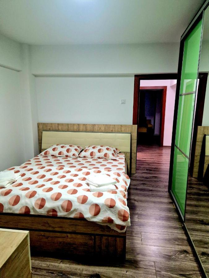 Cozy Appartment In The Center Tergovistye Kültér fotó